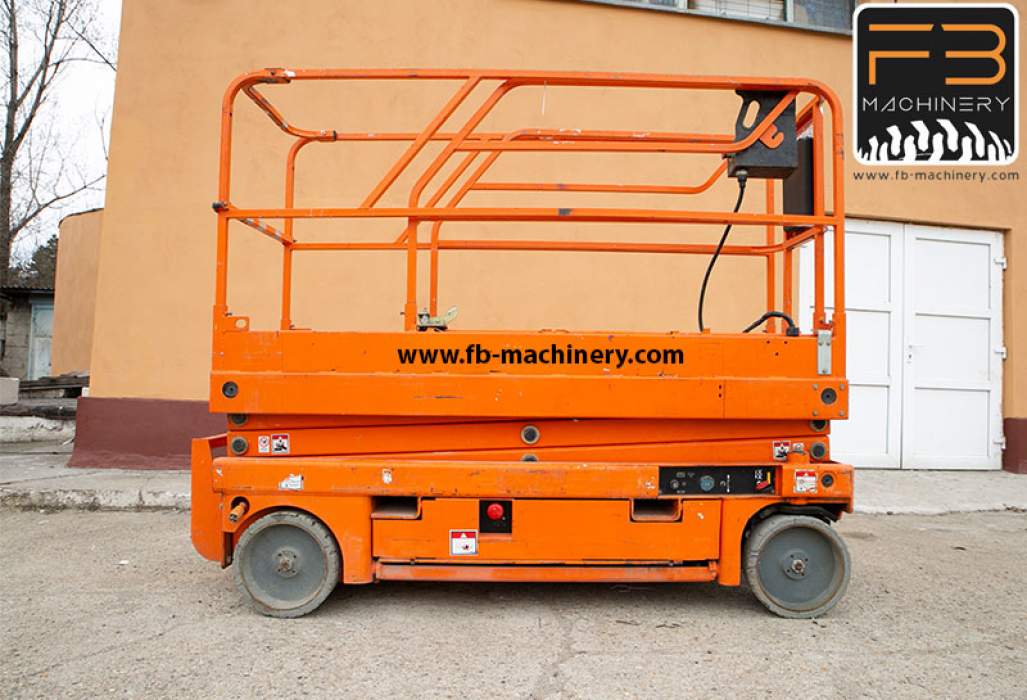 Haulotte Compact 8 Second hand scissor lift Nr.79