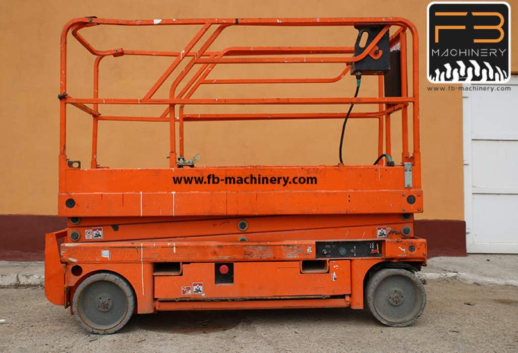 Haulotte Compact 8 Second hand scissor lift Nr.83
